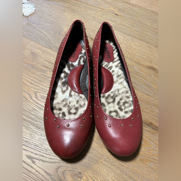 Size 8 Born leather flats, women’s size 8 dress shoes - Picture 7 of 7